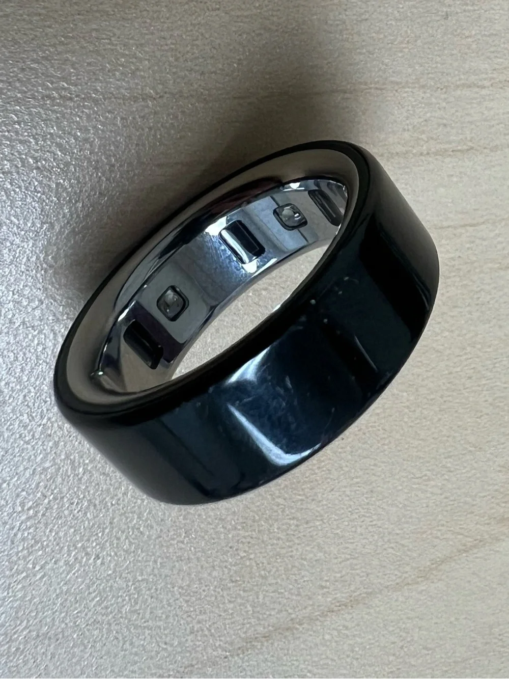 Size 8 | Black | Oura Ring 4